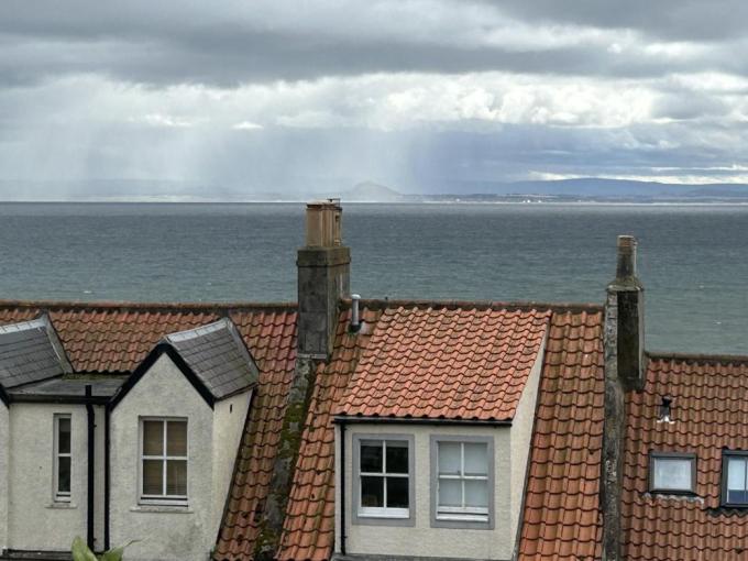 Rain showers across the Forth