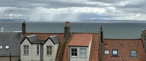 Rain showers across the Forth